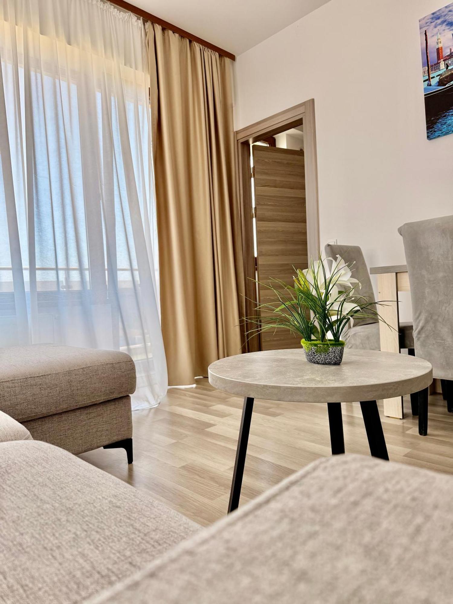 Aqua Vista Nuba - Vedere Top La Mare Si Lac - Apartament 2 Camere Summerland - Mamaia Kültér fotó